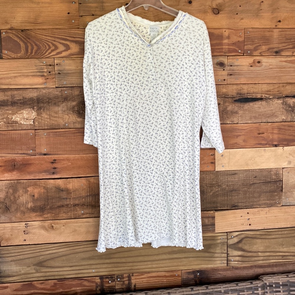 Vintage white floral nightgown